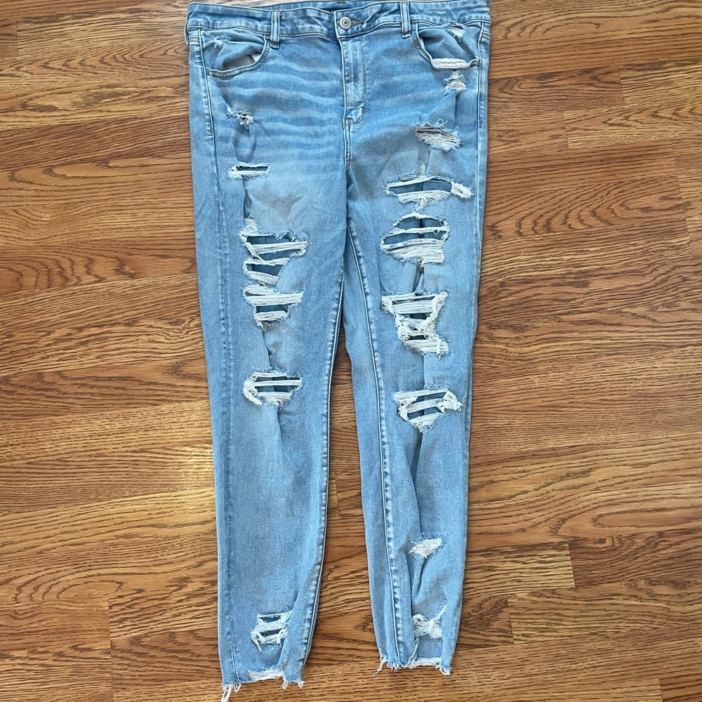American Eagle Outfitters Light Blue Distressed Skinny Jeans